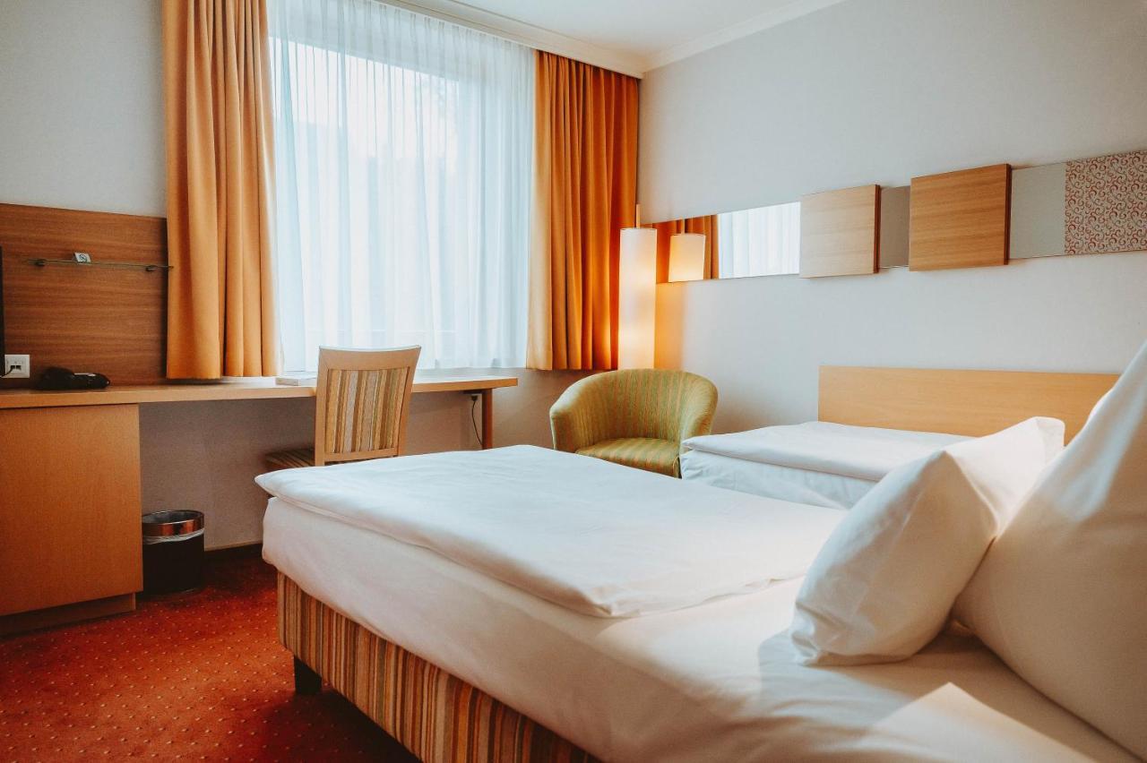 Hotel Bruecklwirt Никласдорф Экстерьер фото