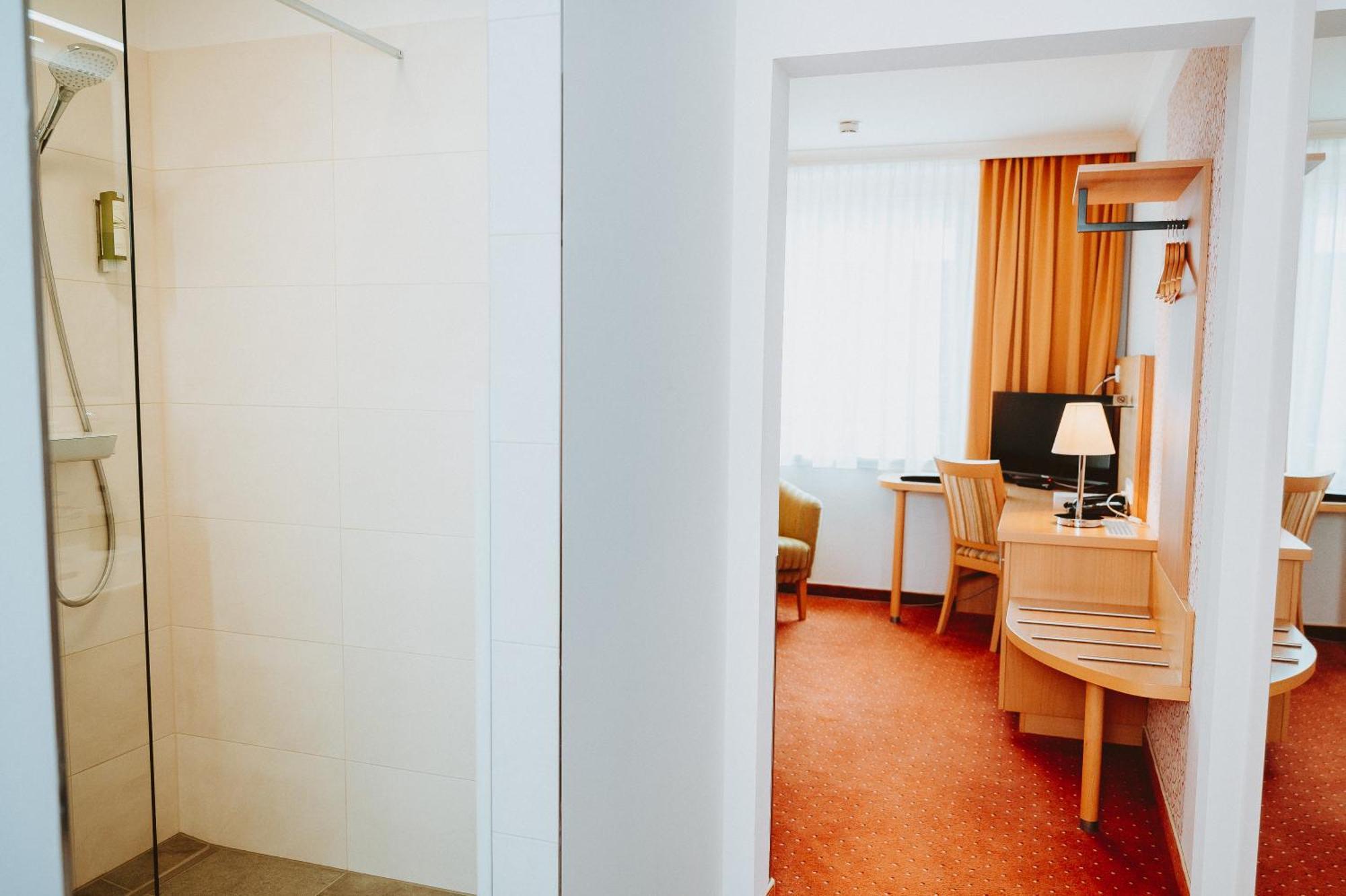 Hotel Bruecklwirt Никласдорф Экстерьер фото