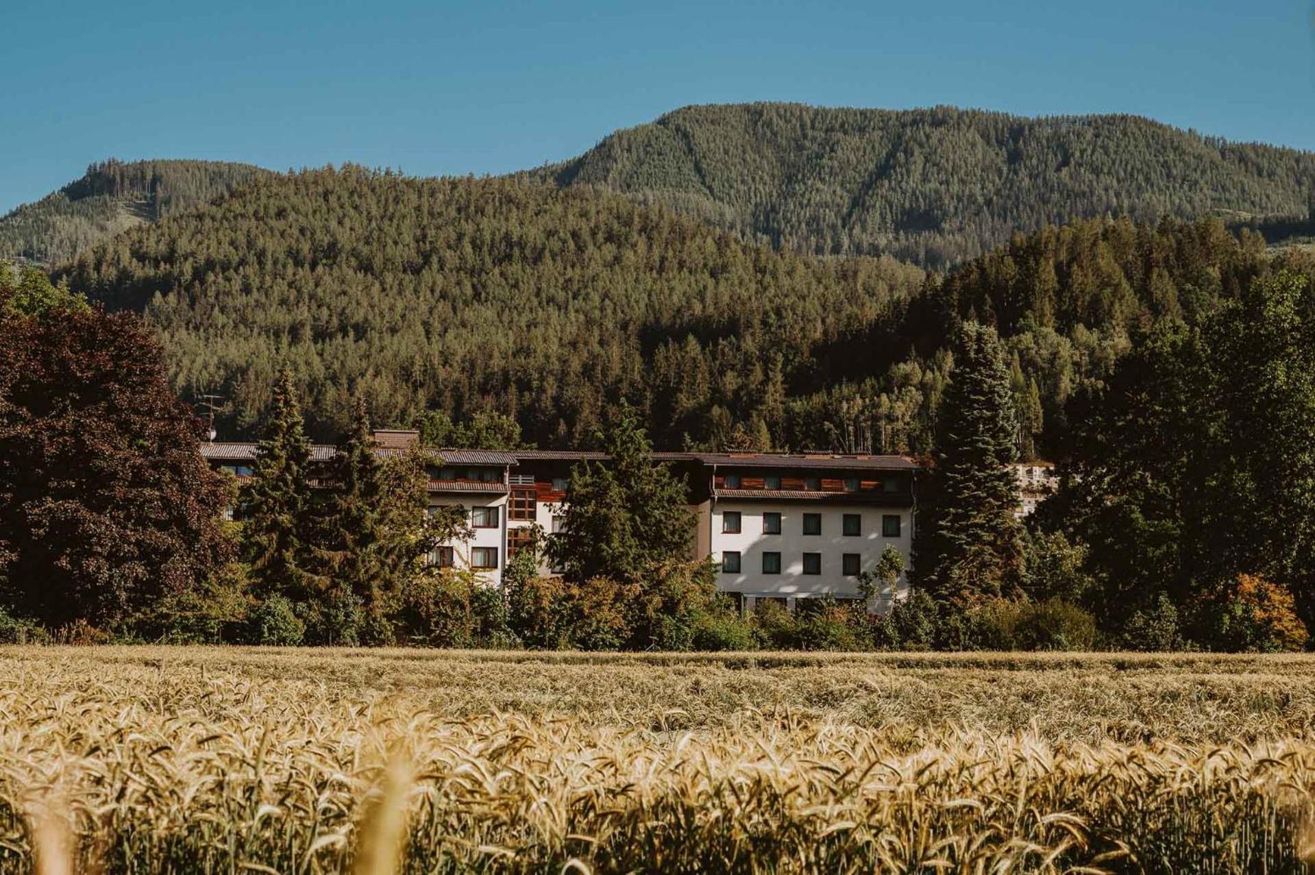 Hotel Bruecklwirt Никласдорф Экстерьер фото